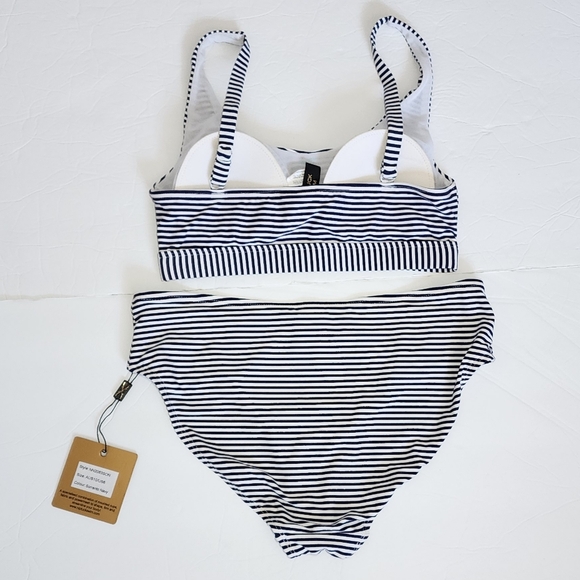 NIPTUCK SORRENTO NAVY STRIPED SWIM SET/ PLEASE CHECK BIKINI IS SIZE 6/TOP SZ 4 - Picture 2 of 12